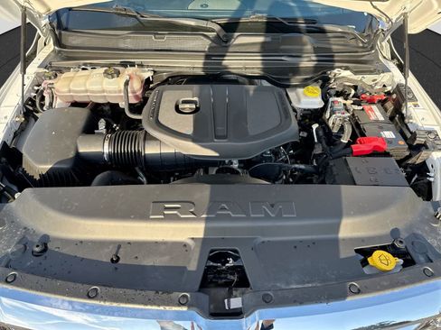 Used 2025 RAM 1500 Laramie AWD/4WD image 21