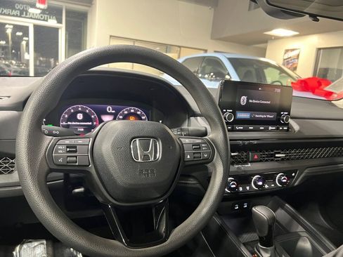 Used 2025 Honda Accord SE image 25