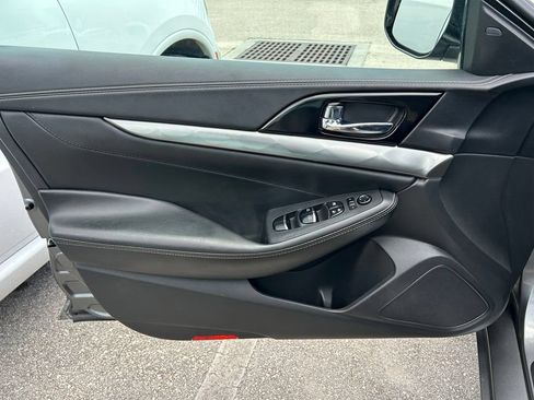 Used 2019 Nissan Maxima 3.5 SV w/ Floor Mat Group FWD image 17