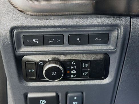 Used 2024 Ford F150 Platinum w/ Equipment Group 702A High AWD/4WD image 10