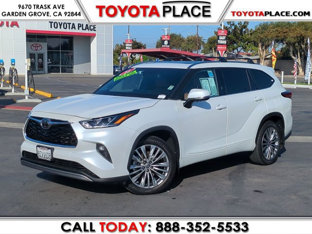 Used 2022 Toyota Highlander Platinum AWD/4WD image 1