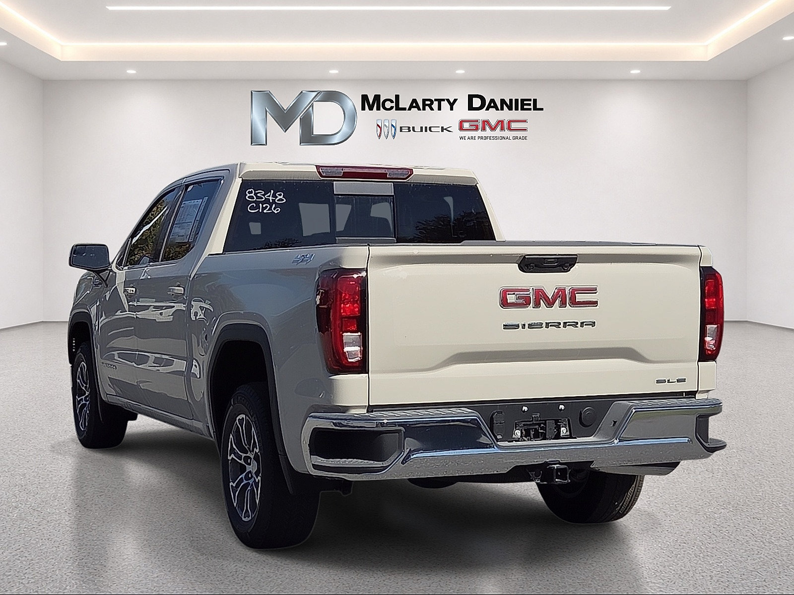 New 2026 GMC Sierra 1500 SLE w/ Preferred Package AWD/4WD image 4