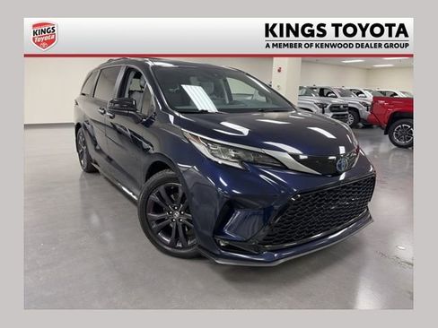 Used 2024 Toyota Sienna XSE w/ XSE Plus Package FWD image 1