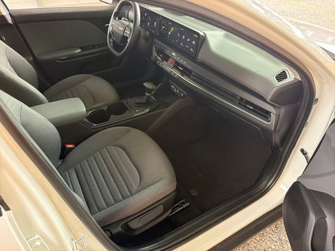 Used 2025 Kia K4 EX FWD image 26