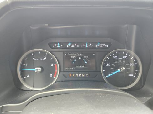 Used 2018 Ford F550 2WD Regular Cab Super Duty image 9