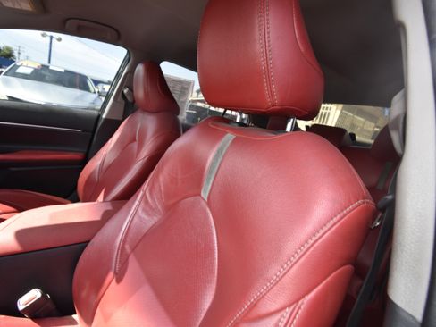Used 2021 Toyota Camry SE w/ Carpet Mat Package (TMS) FWD image 8
