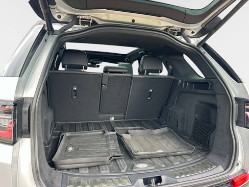 Used 2023 Land Rover Discovery Sport SE R-Dynamic image 11