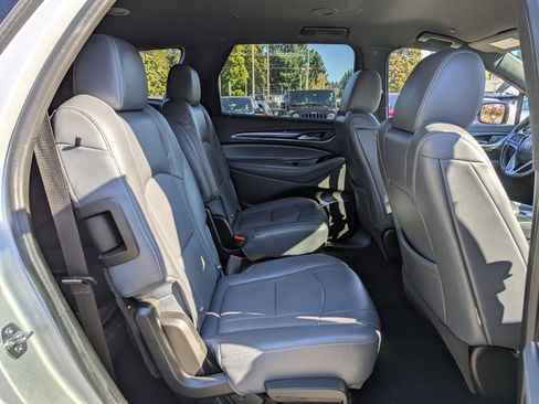 Used 2022 Buick Enclave Premium image 39