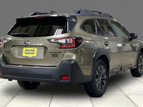Used 2025 Subaru Outback Onyx Edition AWD/4WD image 12