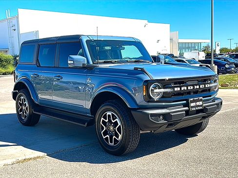 Used 2025 Ford Bronco Outer Banks AWD/4WD image 10