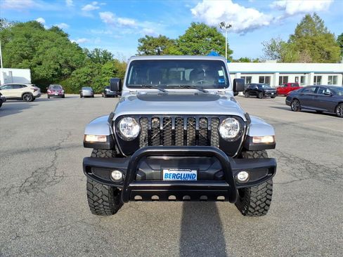 Used 2022 Jeep Gladiator Sport AWD/4WD image 7