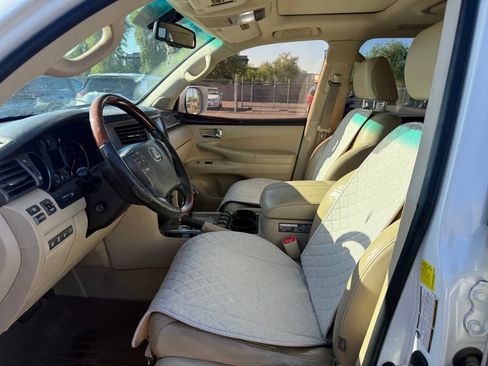 Used 2011 Lexus LX 570 4WD w/ Luxury Pkg image 12