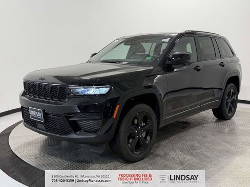 New 2025 Jeep Grand Cherokee Altitude AWD/4WD image 4