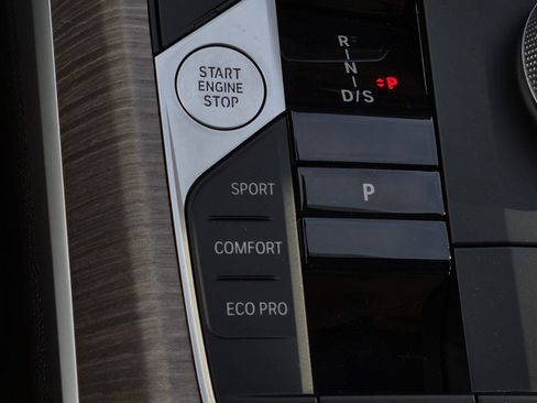 Certified 2025 BMW 330i Sedan w/ Premium Package image 23