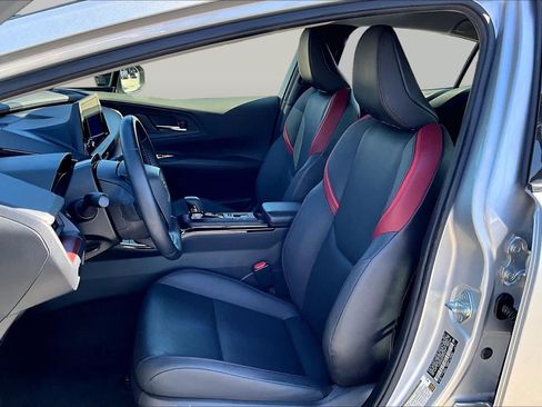 Used 2023 Toyota Prius Prime FWD image 7
