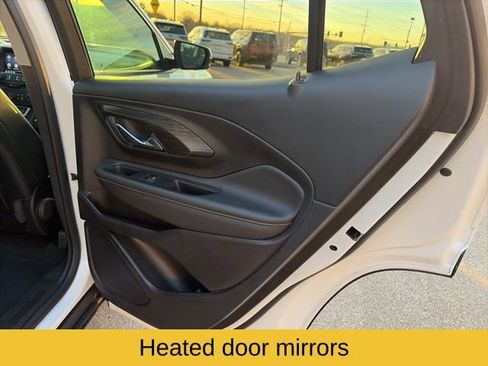 Used 2024 GMC Terrain SLT image 25