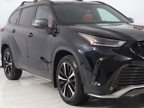 Used 2022 Toyota Highlander XSE image 42