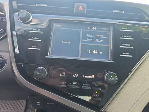 Used 2019 Toyota Camry SE w/ Convenience Package FWD image 22