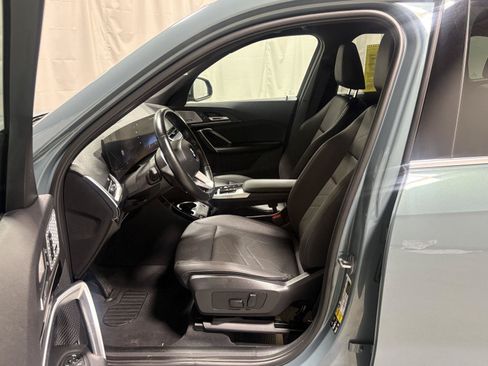 Used 2023 BMW X1 xDrive28i w/ Premium Package AWD/4WD image 2