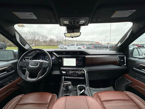Used 2024 GMC Sierra 1500 Denali Ultimate image 9