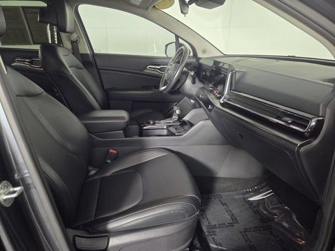 Used 2023 Kia Sportage EX FWD image 32