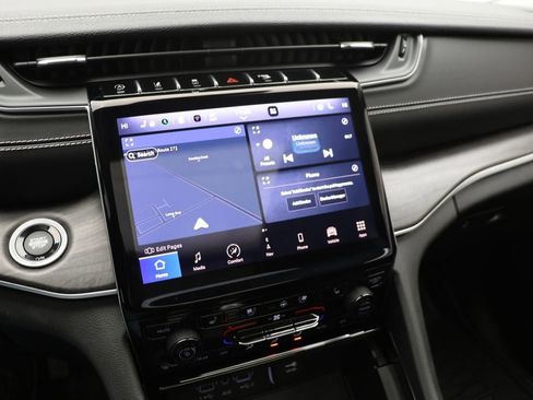 Used 2023 Jeep Grand Cherokee L Limited w/ Luxury Tech Group II image 23