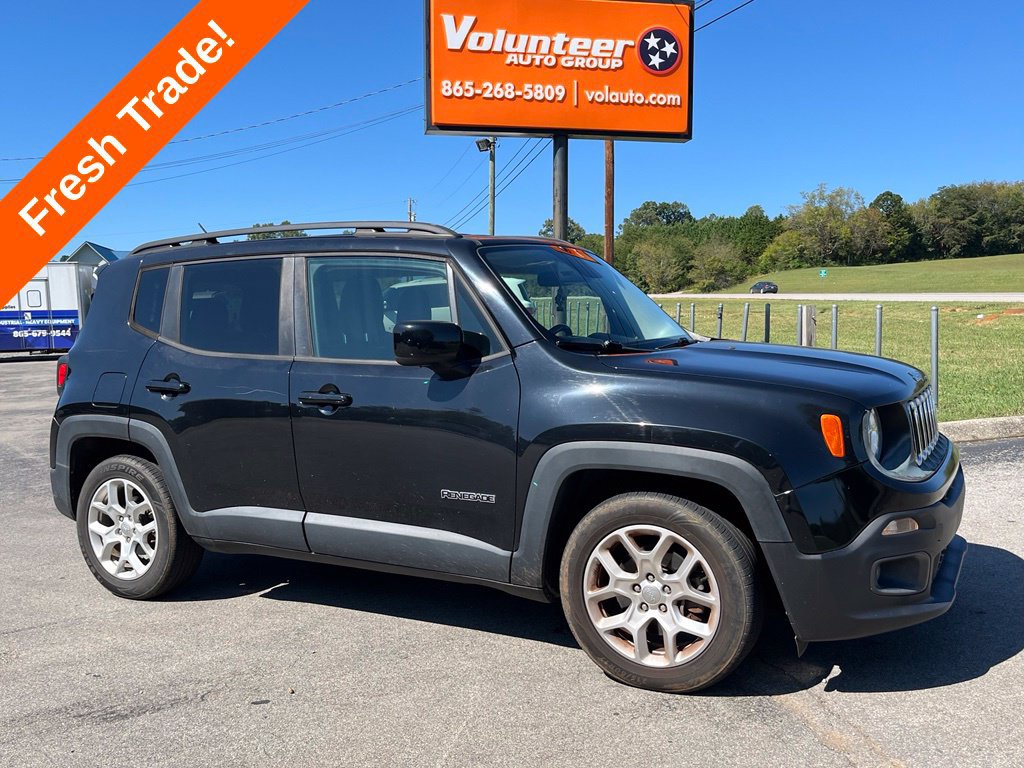 Used 2017 Jeep Renegade Latitude FWD image 1