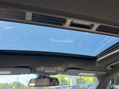 Used 2018 Mercedes-Benz C 300 Sedan image 11