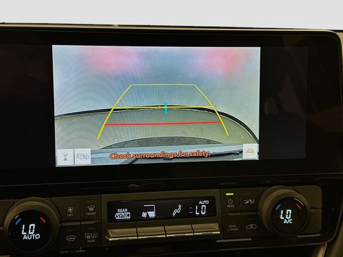 Used 2025 Toyota Grand Highlander AWD image 23