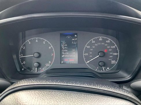 Used 2025 Toyota Corolla LE image 20