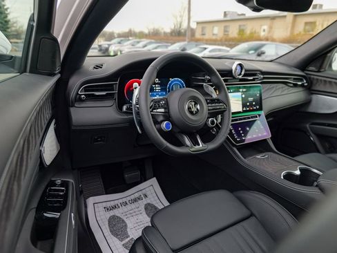 New 2025 Maserati Grecale GT image 16