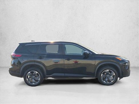 Used 2024 Nissan Rogue SV AWD/4WD image 4