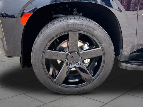 Used 2024 Chevrolet Tahoe LS RWD image 10