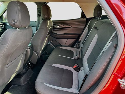 Used 2025 Chevrolet TrailBlazer LT w/ Convenience Package FWD image 23