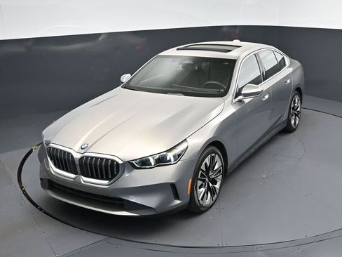 Certified 2026 BMW 530i image 30