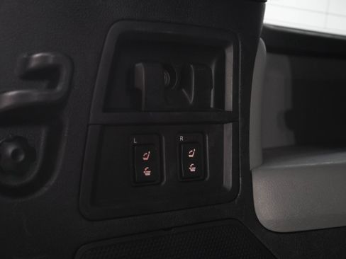 Used 2016 Toyota Sequoia Platinum AWD/4WD image 19