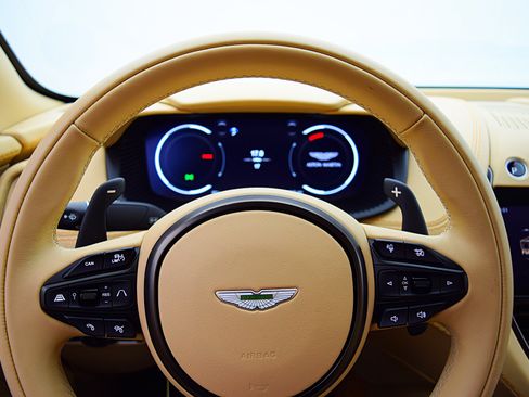 Used 2023 Aston Martin DBX 707 AWD/4WD image 21