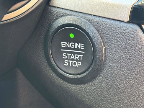 Used 2022 Ford Escape SE w/ SE Sport Appearance Package image 30