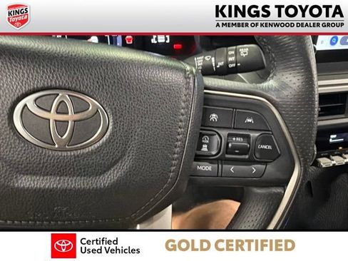 Used 2025 Toyota 4Runner SR5 AWD/4WD image 23