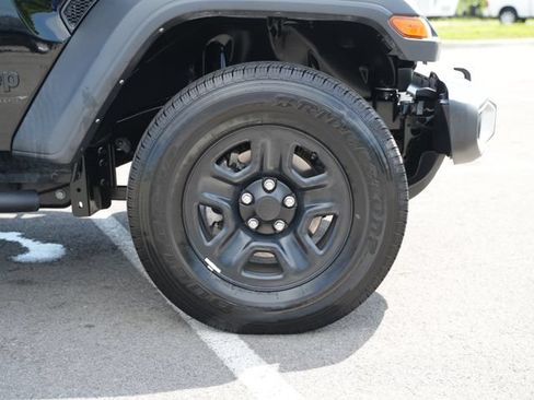 Used 2024 Jeep Gladiator Sport AWD/4WD image 48