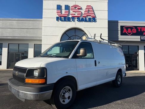 Used 2014 Chevrolet Express 2500 image 1