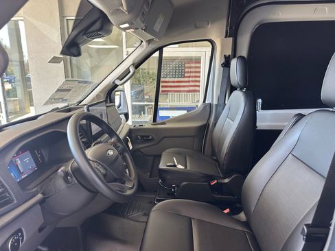New 2026 Ford Transit 250 148 Medium Roof image 21