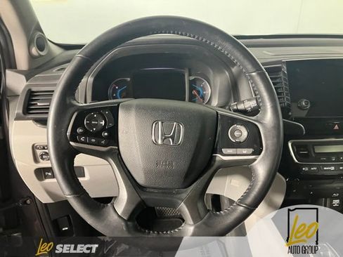 Used 2021 Honda Pilot Touring image 12