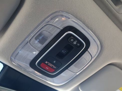 Used 2023 Hyundai Elantra Limited image 24