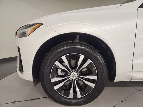 Certified 2025 Volvo XC60 B5 Core AWD/4WD image 11