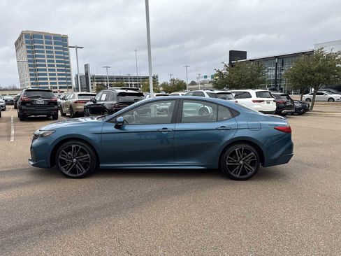 Used 2025 Toyota Camry XSE image 3