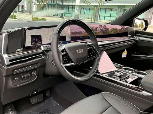 New 2026 Cadillac Escalade Luxury w/ LPO, Floor Liner Package AWD/4WD image 9