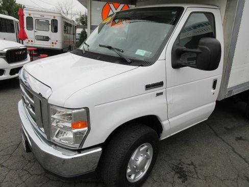 Used 2013 Ford E-350 and Econoline 350 Super Duty w/ PWR Locks & Windows Group RWD image 29