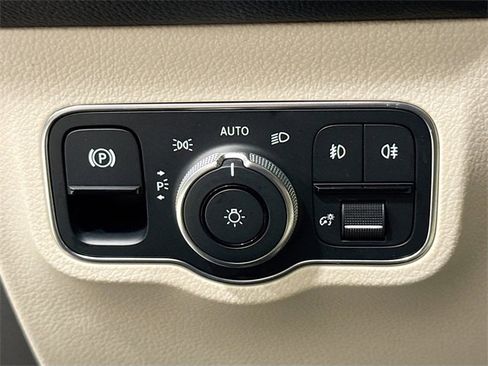 Certified 2021 Mercedes-Benz GLB 250 4MATIC image 10