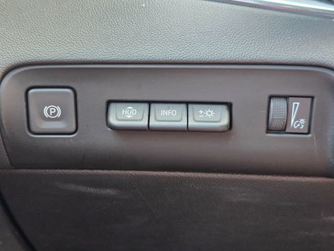 Used 2024 Buick Enclave Avenir w/ Avenir Technology Package AWD/4WD image 25